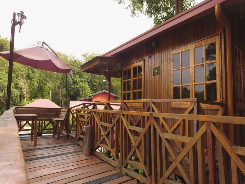 Hotel Borneo Tree House à Kota Kinabalu Extérieur photo