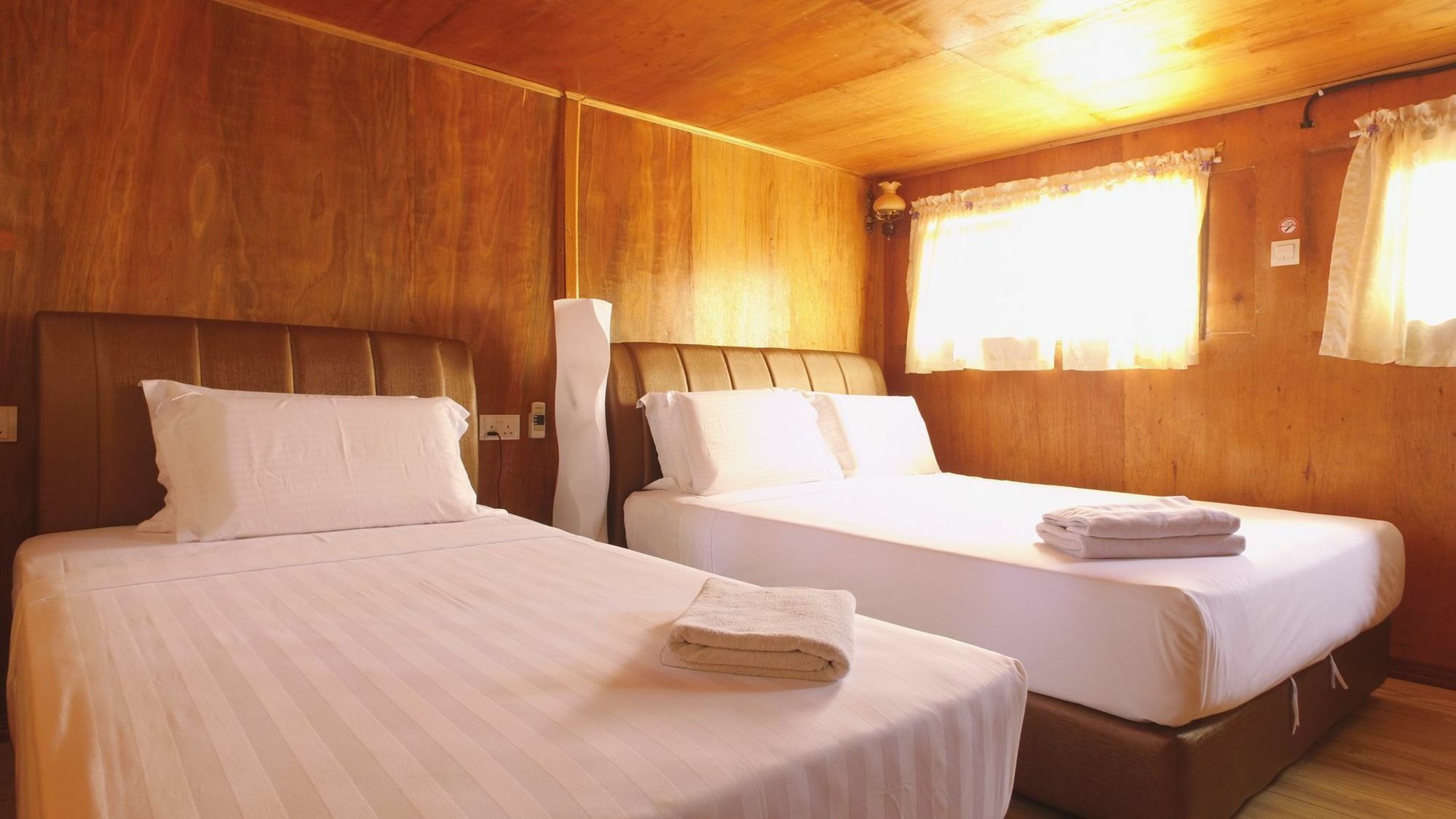Hotel Borneo Tree House à Kota Kinabalu Extérieur photo